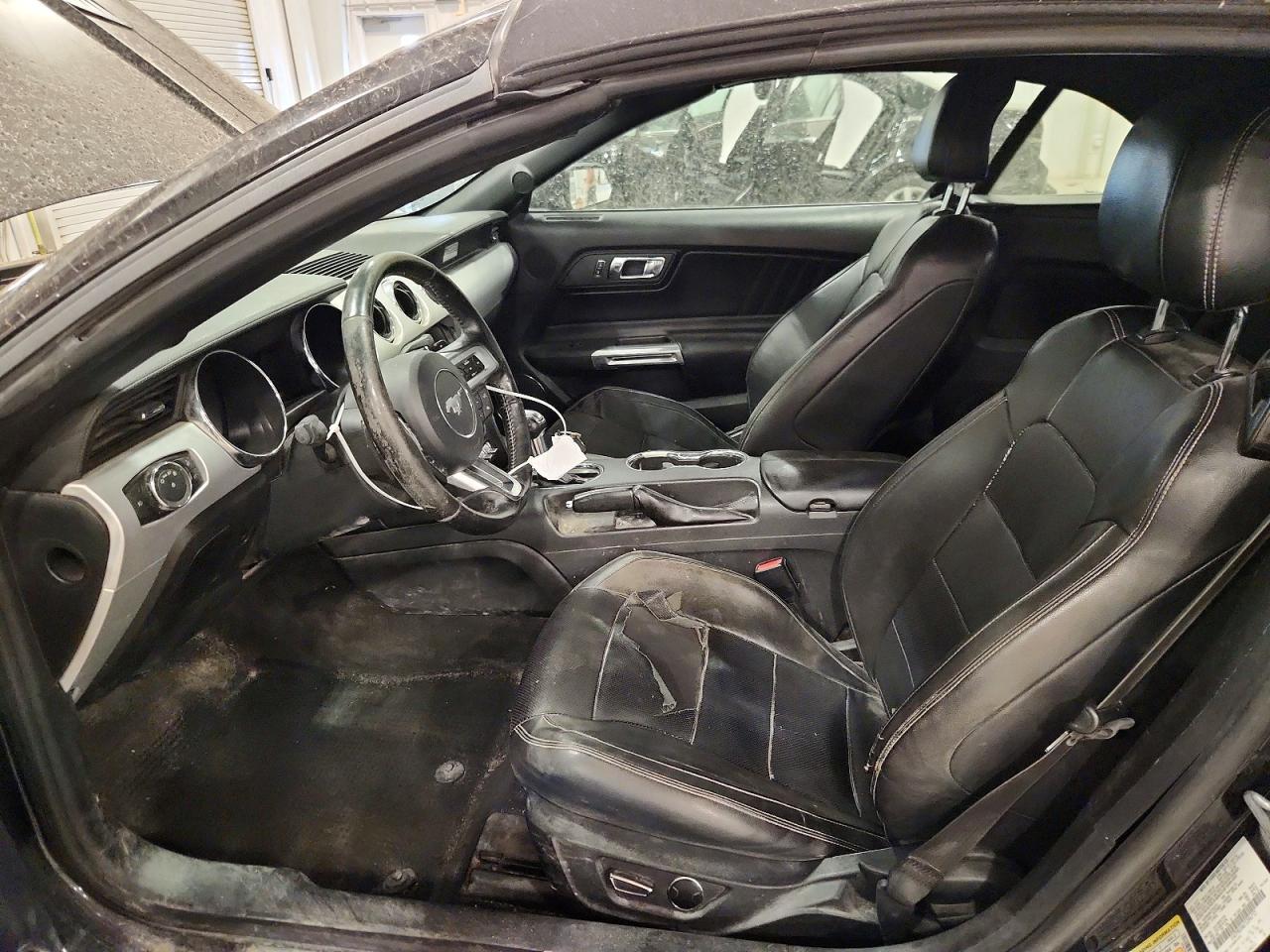 2015 Ford Mustang Черный vin: 1FATP8UH6F5396752