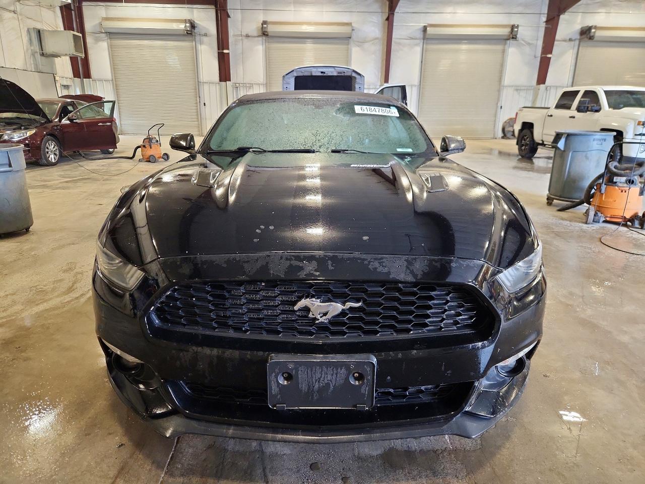 2015 Ford Mustang Черный vin: 1FATP8UH6F5396752