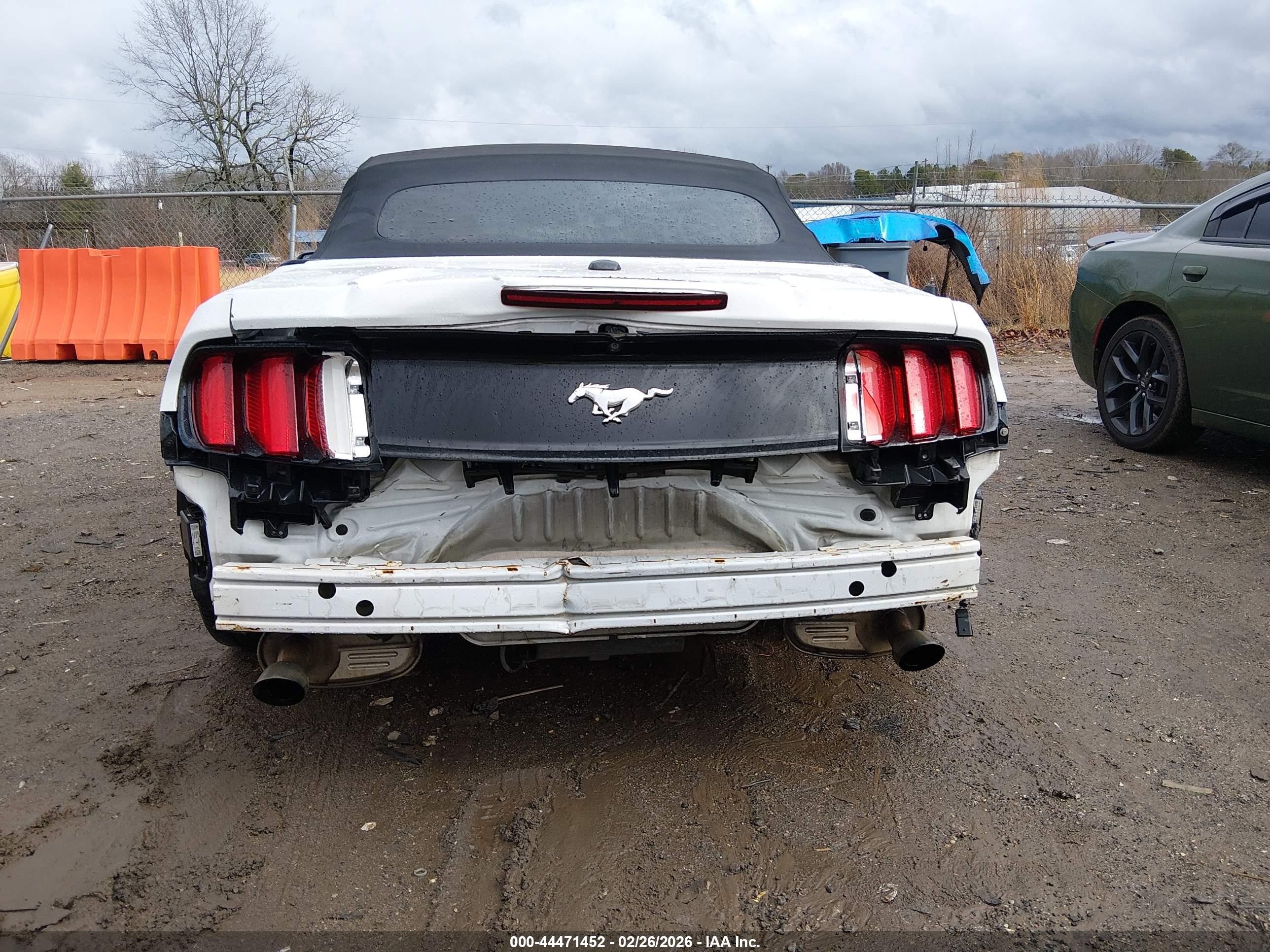 2015 Ford Mustang Ecoboost Premium White vin: 1FATP8UH6F5411444