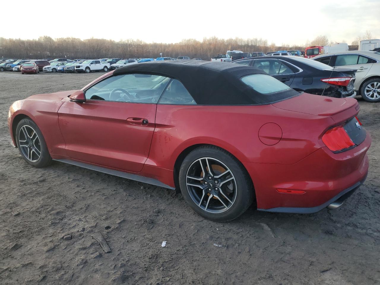 2020 Ford Mustang  Красный vin: 1FATP8UH6L5157472