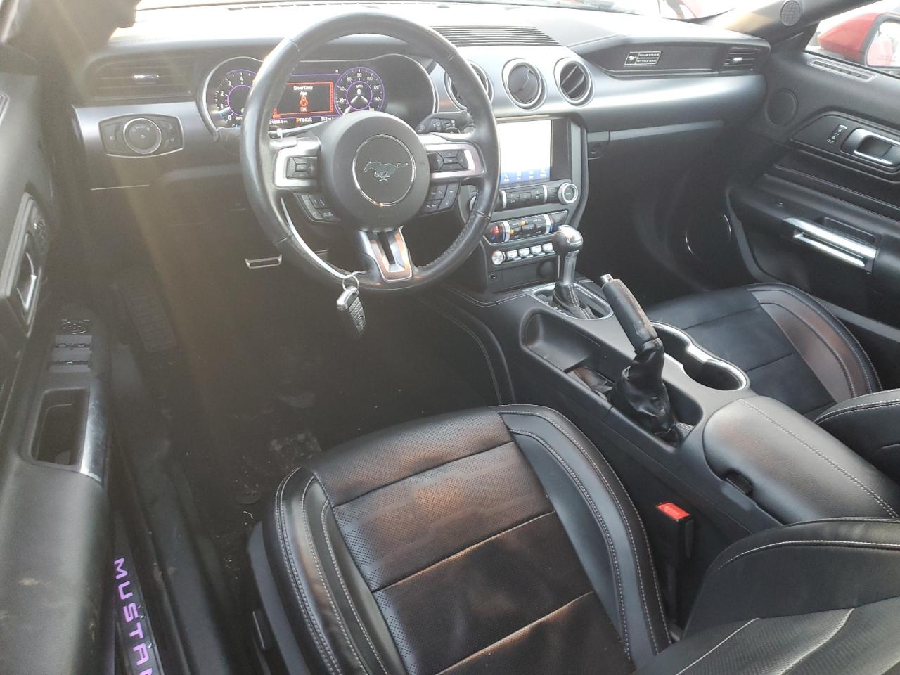 2020 Ford Mustang  Красный vin: 1FATP8UH6L5157472