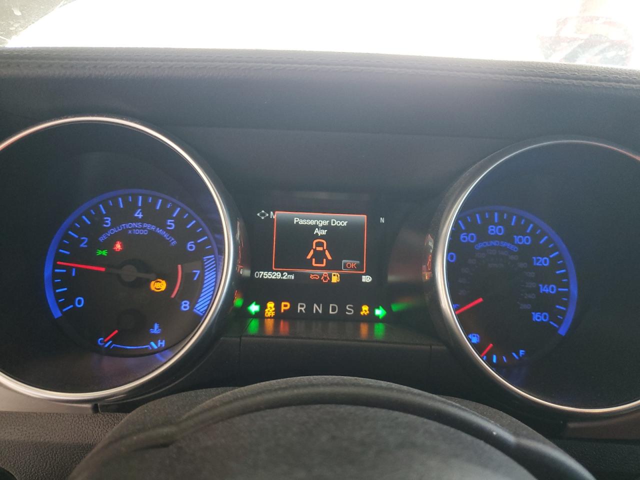 2022 Ford Mustang Серебряный vin: 1FATP8UH6N5119078