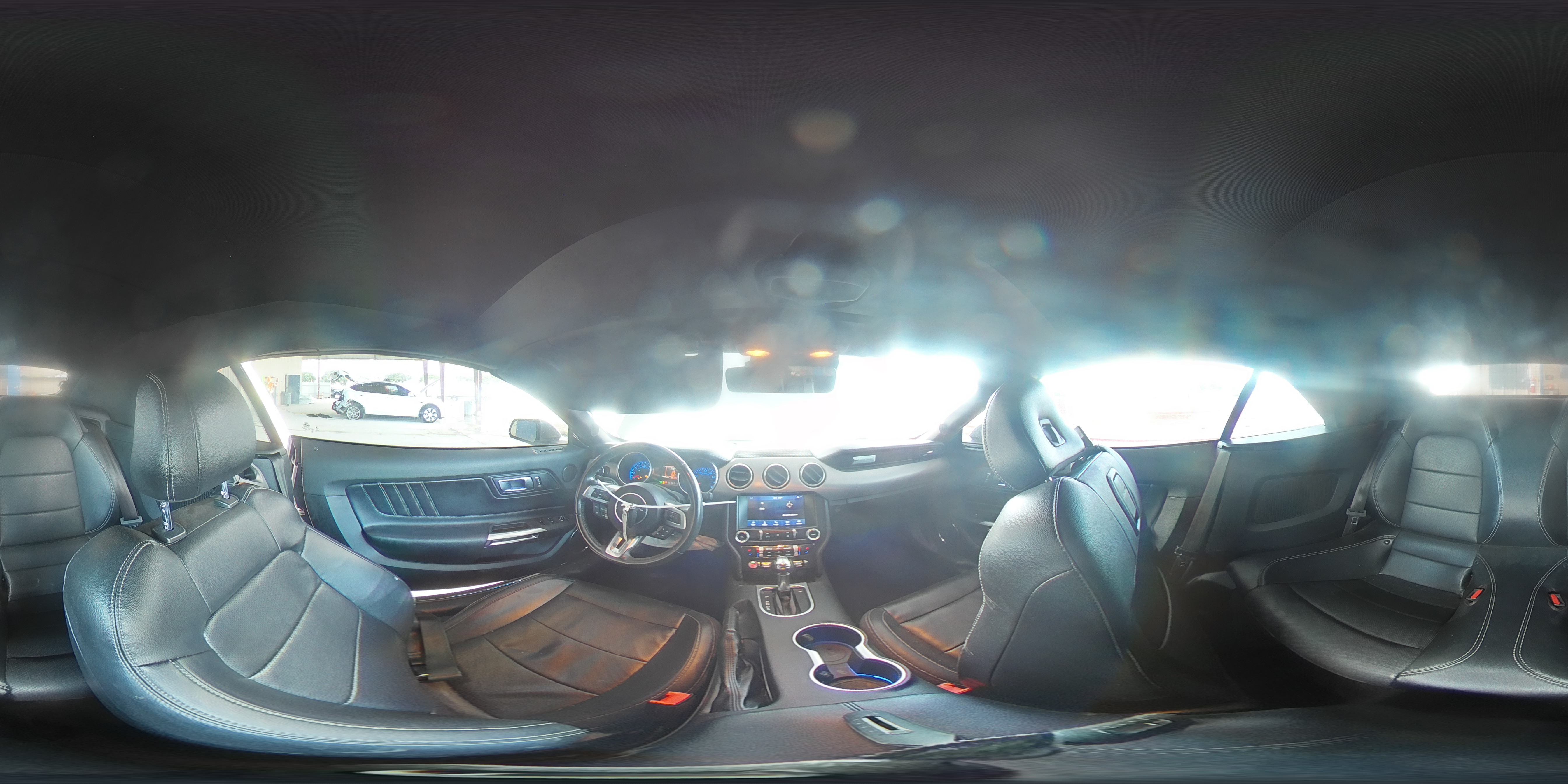 2022 Ford Mustang Серебряный vin: 1FATP8UH6N5119078