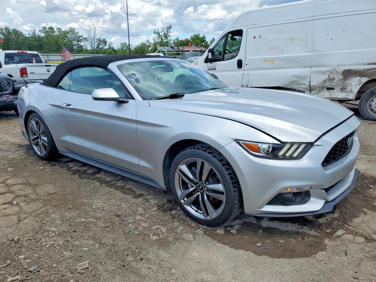 2015 Ford Mustang Silver vin: 1FATP8UH7F5356356