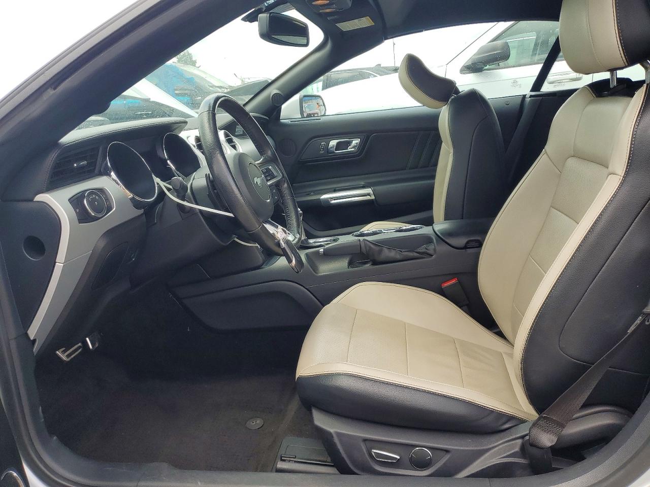 2015 Ford Mustang Silver vin: 1FATP8UH7F5356356