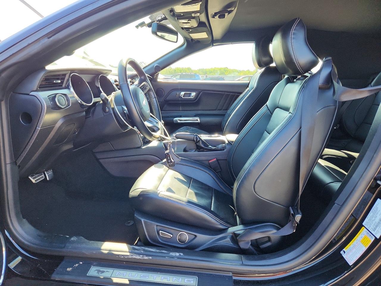 2015 Ford Mustang Black vin: 1FATP8UH7F5374582