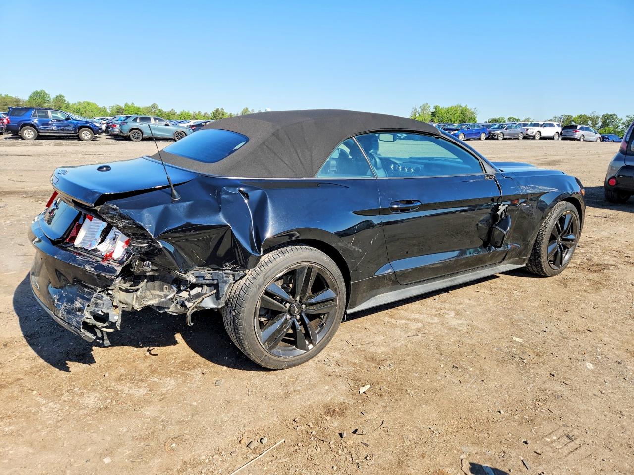 2015 Ford Mustang Black vin: 1FATP8UH7F5374582