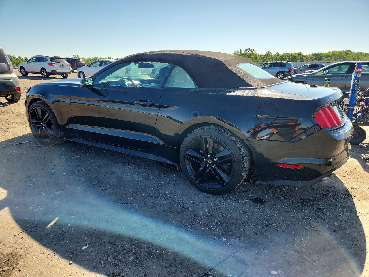 2015 Ford Mustang Black vin: 1FATP8UH7F5374582