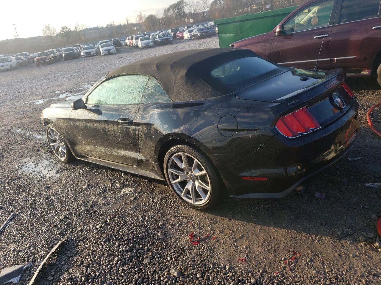 2015 Ford Mustang  Черный vin: 1FATP8UH8F5374672
