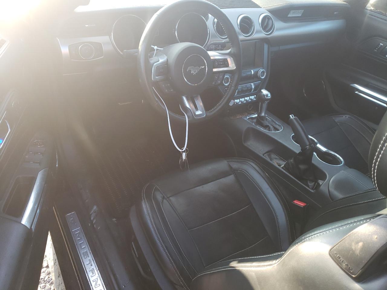 2015 Ford Mustang  Черный vin: 1FATP8UH8F5374672