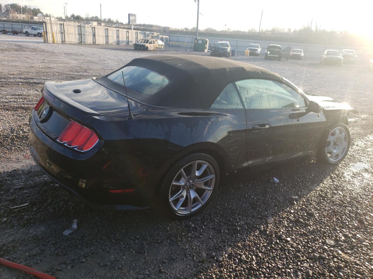 2015 Ford Mustang  Черный vin: 1FATP8UH8F5374672
