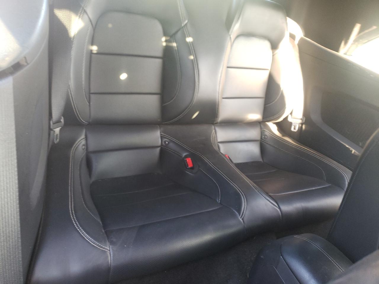 2015 Ford Mustang  Черный vin: 1FATP8UH8F5374672