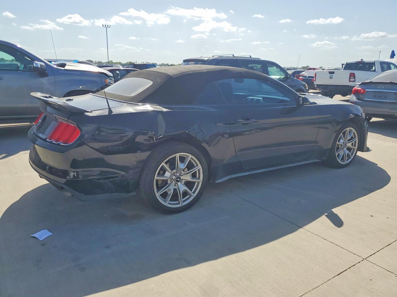 2015 Ford Mustang Черный vin: 1FATP8UH8F5374672