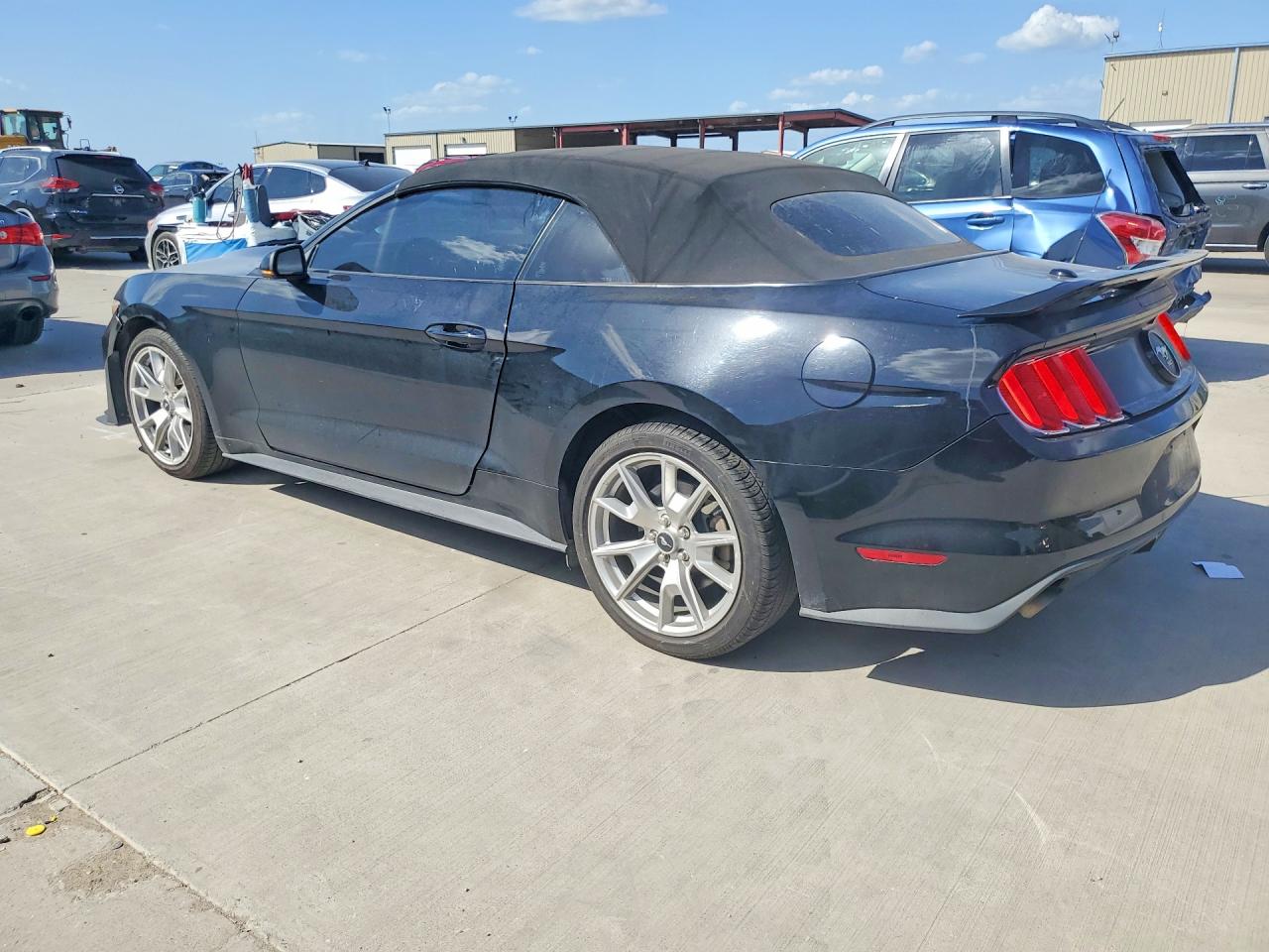 2015 Ford Mustang Черный vin: 1FATP8UH8F5374672