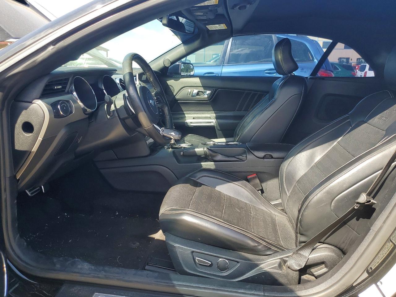 2015 Ford Mustang Черный vin: 1FATP8UH8F5374672