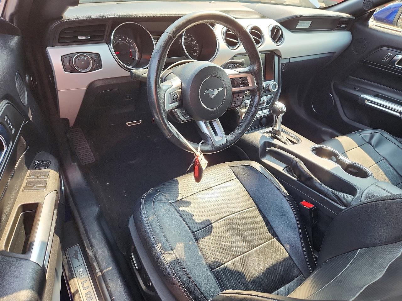 2015 Ford Mustang Синий vin: 1FATP8UH8F5409792