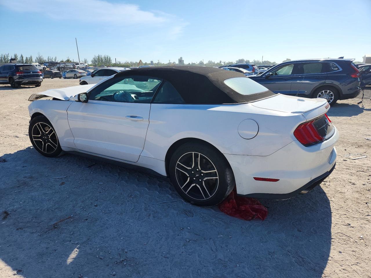 2021 Ford Mustang White vin: 1FATP8UH8M5111773