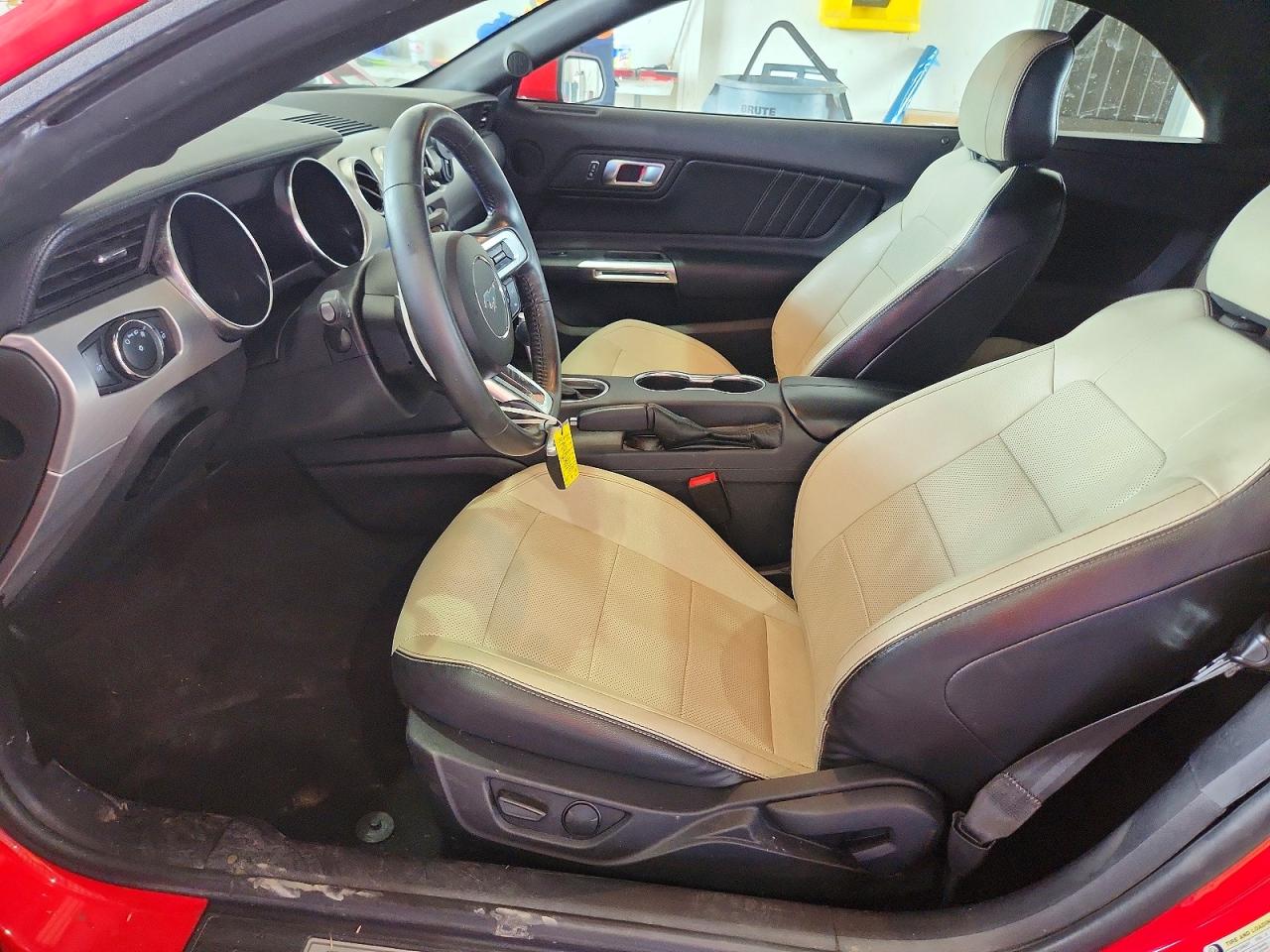 2022 Ford Mustang Красный vin: 1FATP8UH9N5102856