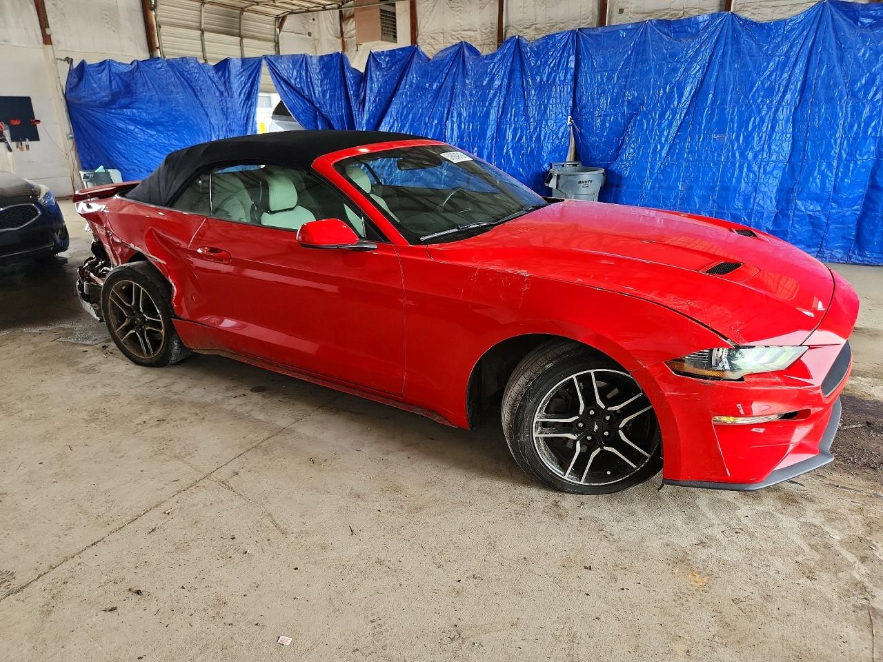 2022 Ford Mustang Красный vin: 1FATP8UH9N5102856