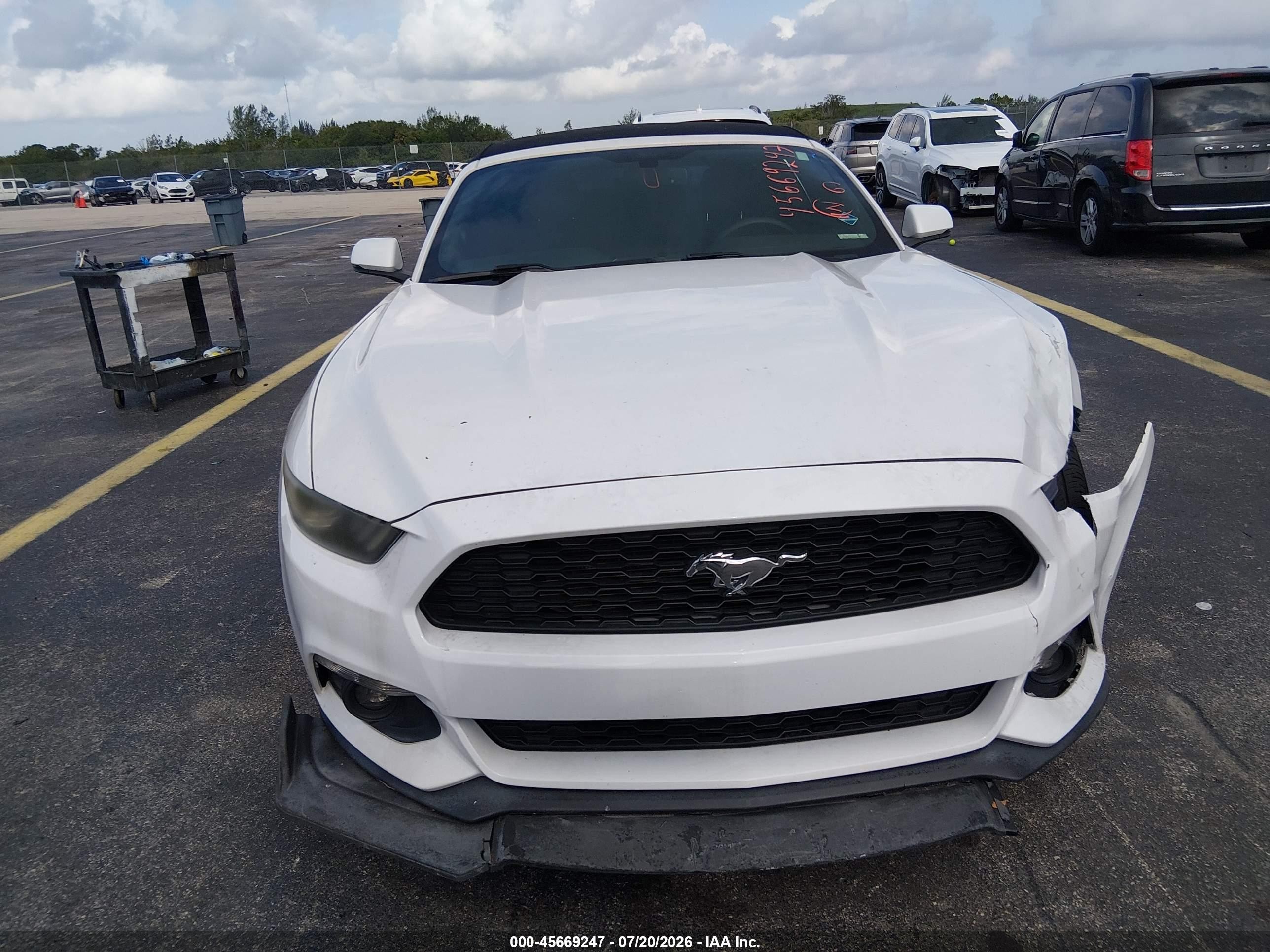 2015 Ford Mustang Ecoboost Premium White vin: 1FATP8UHXF5402777