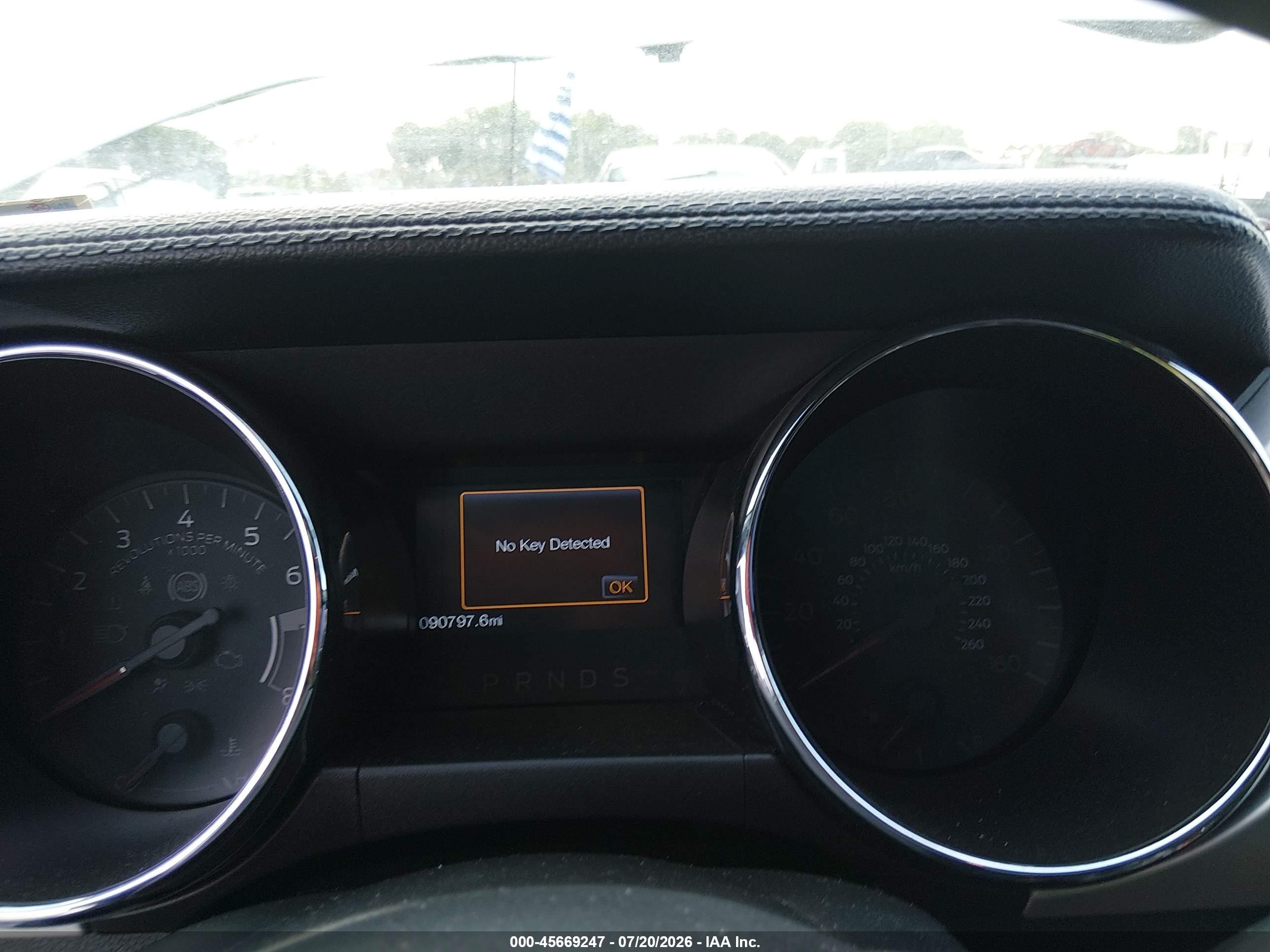 2015 Ford Mustang Ecoboost Premium White vin: 1FATP8UHXF5402777