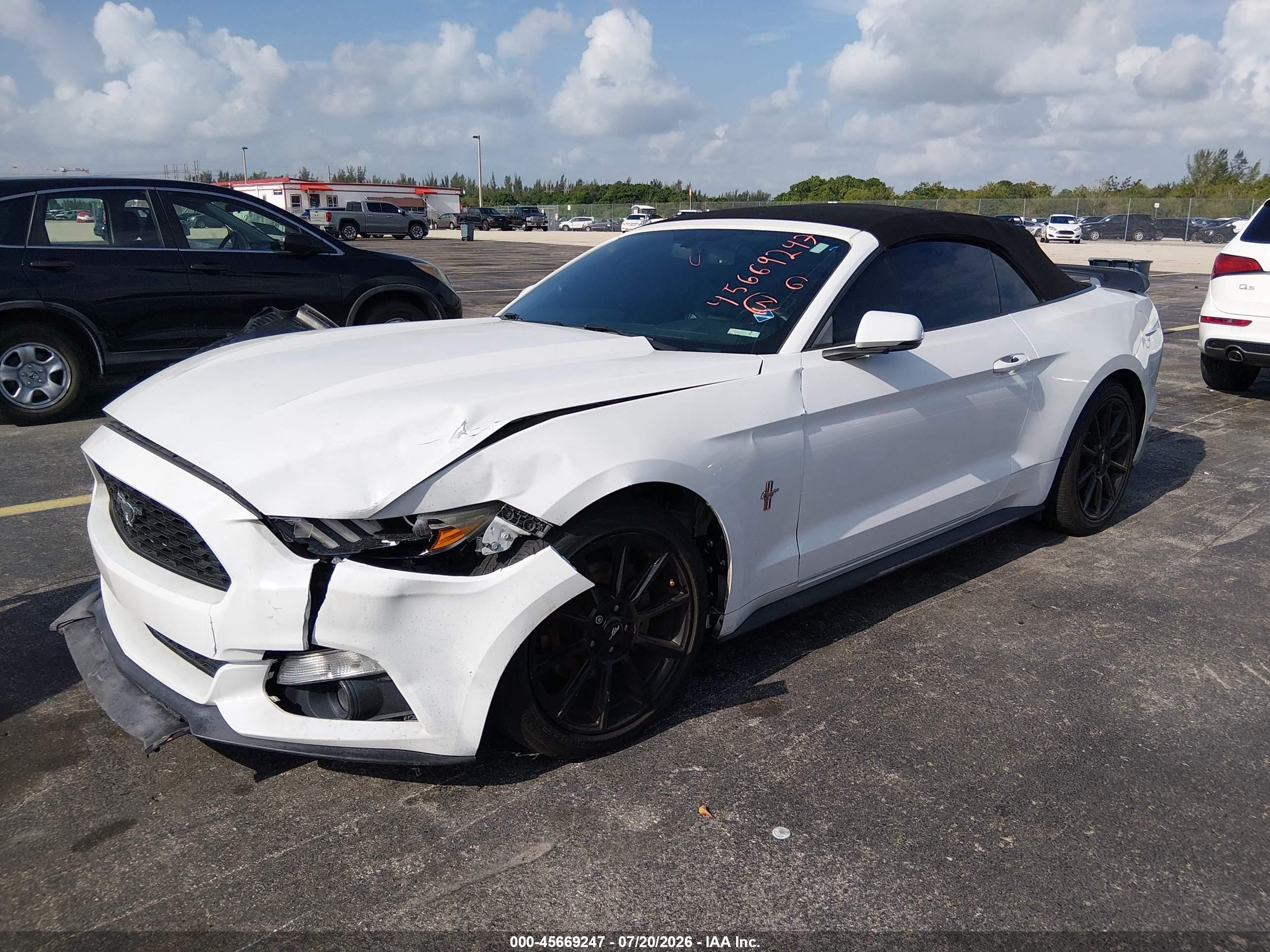 2015 Ford Mustang Ecoboost Premium White vin: 1FATP8UHXF5402777