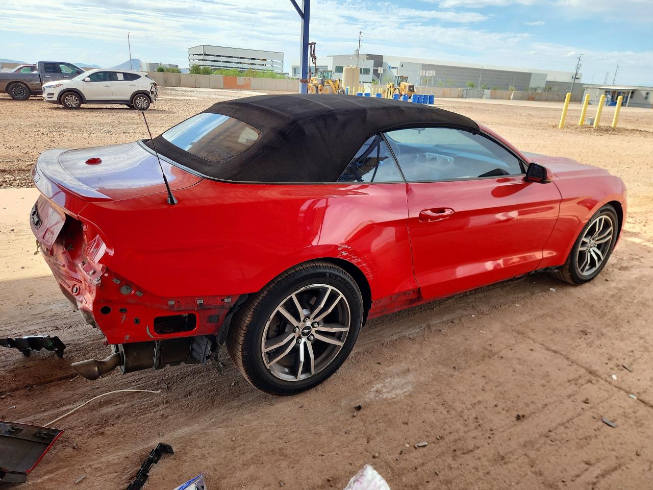 2015 Ford Mustang Red vin: 1FATP8UHXF5426593