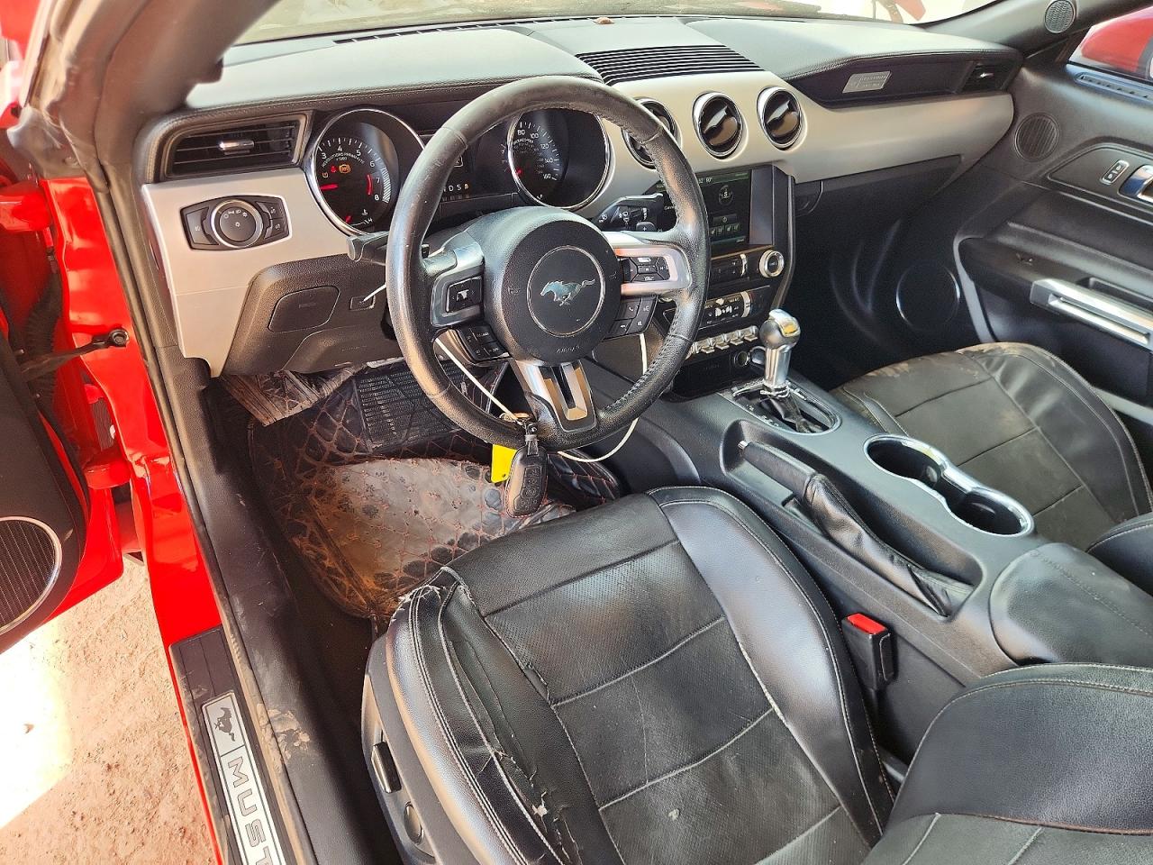 2015 Ford Mustang Red vin: 1FATP8UHXF5426593
