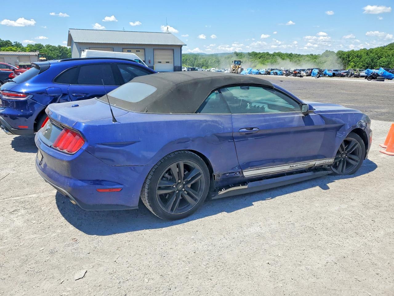 2016 Ford Mustang Синий vin: 1FATP8UHXG5208140