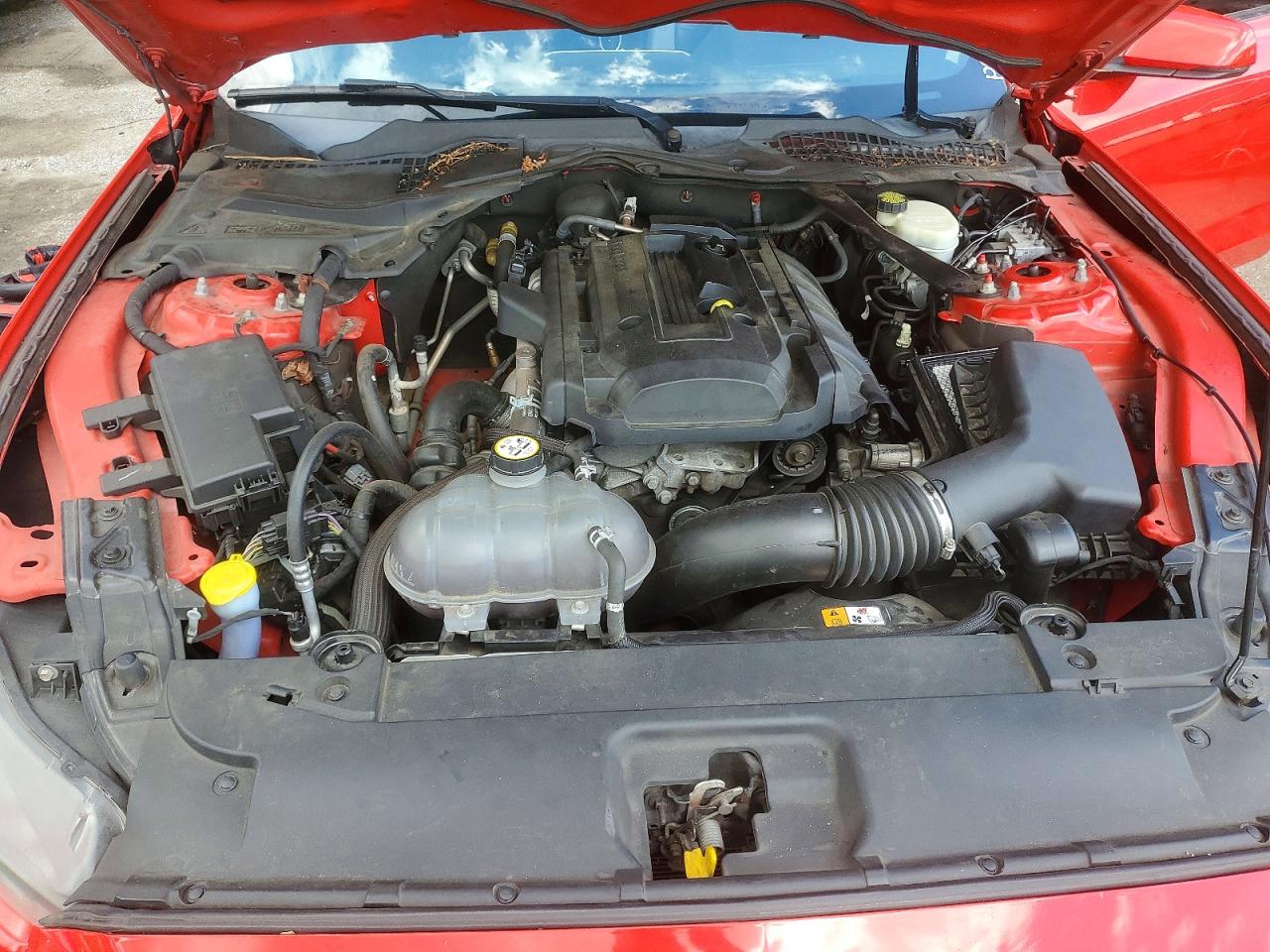 2016 Ford Mustang Red vin: 1FATP8UHXG5212768