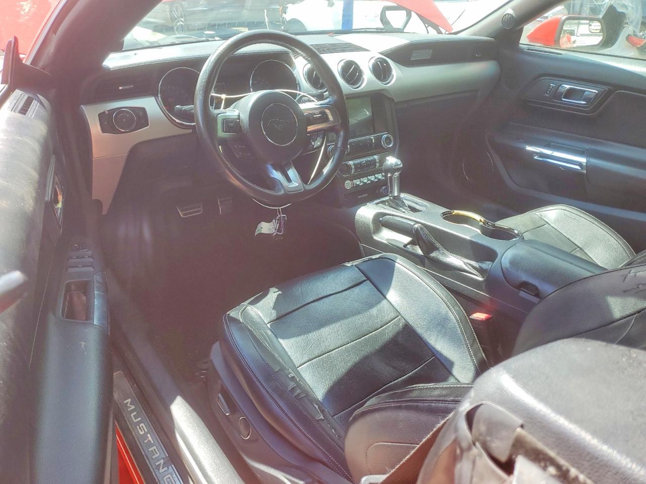 2016 Ford Mustang Red vin: 1FATP8UHXG5212768