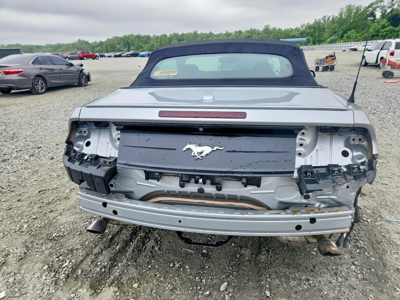 2020 Ford Mustang Silver vin: 1FATP8UHXL5106136