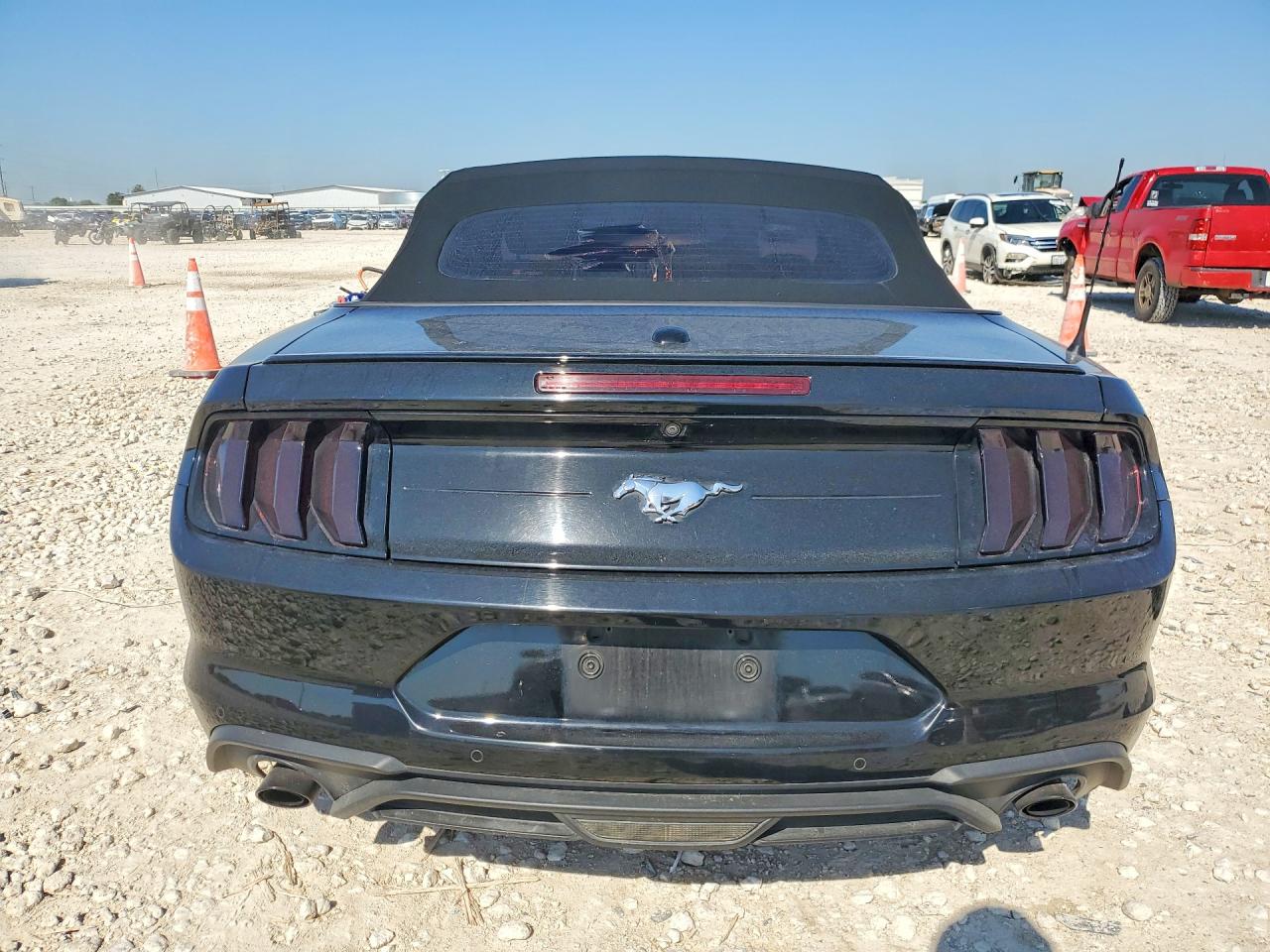 2022 Ford Mustang Black vin: 1FATP8UHXN5124297