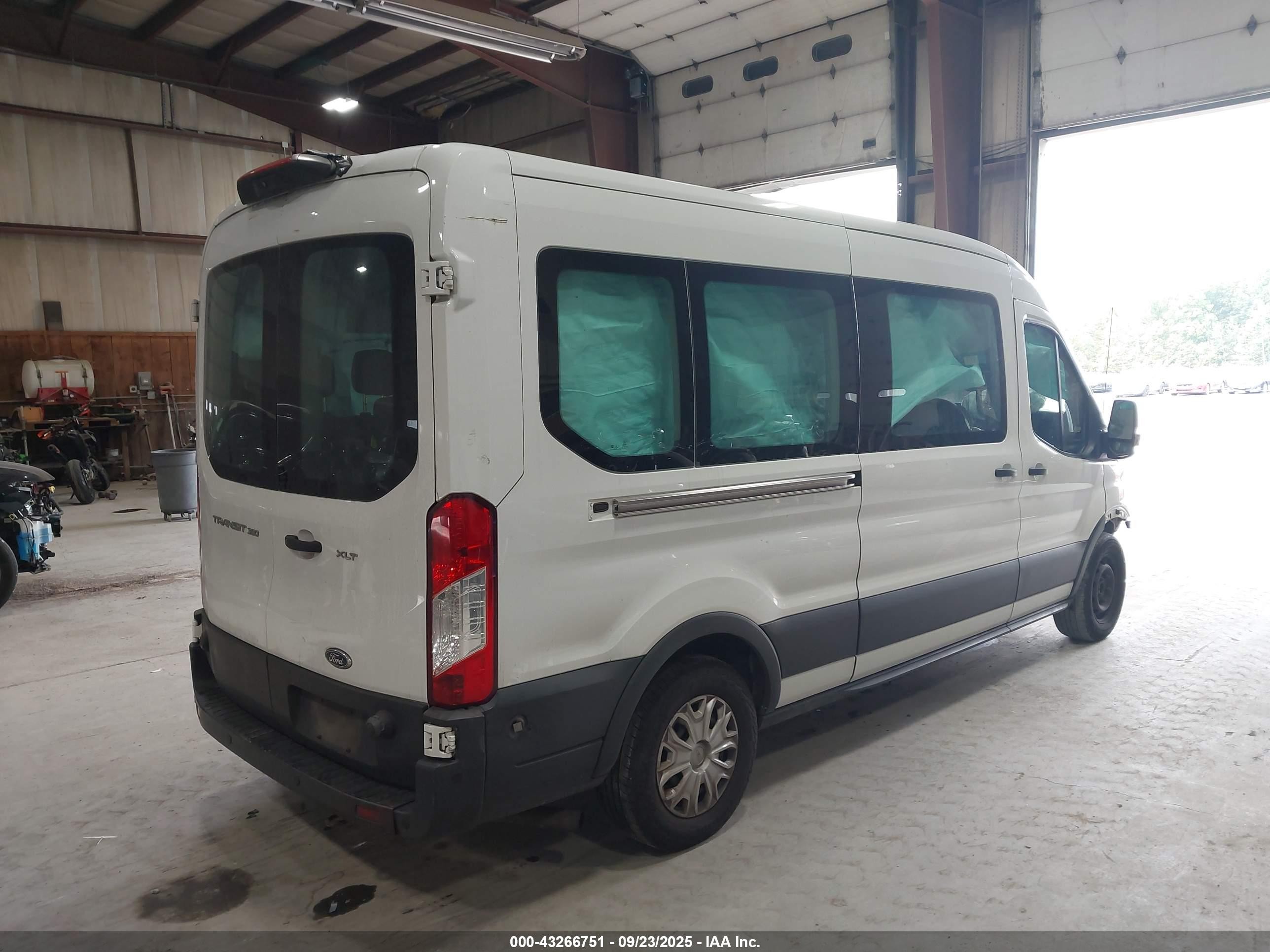 2020 Ford Transit-350 Passenger Van Xlt White vin: 1FBAX2C8XLKA24462