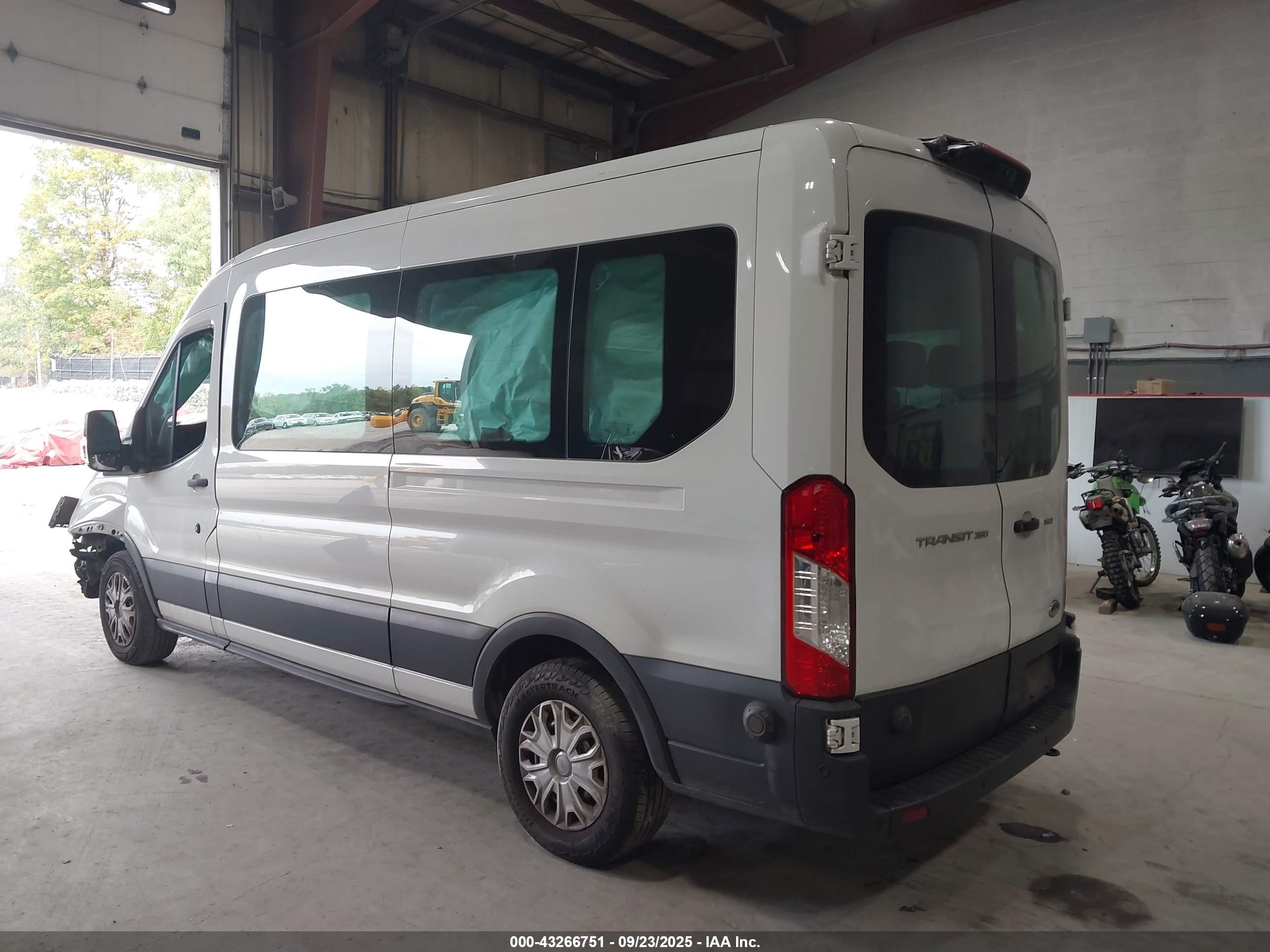 2020 Ford Transit-350 Passenger Van Xlt White vin: 1FBAX2C8XLKA24462