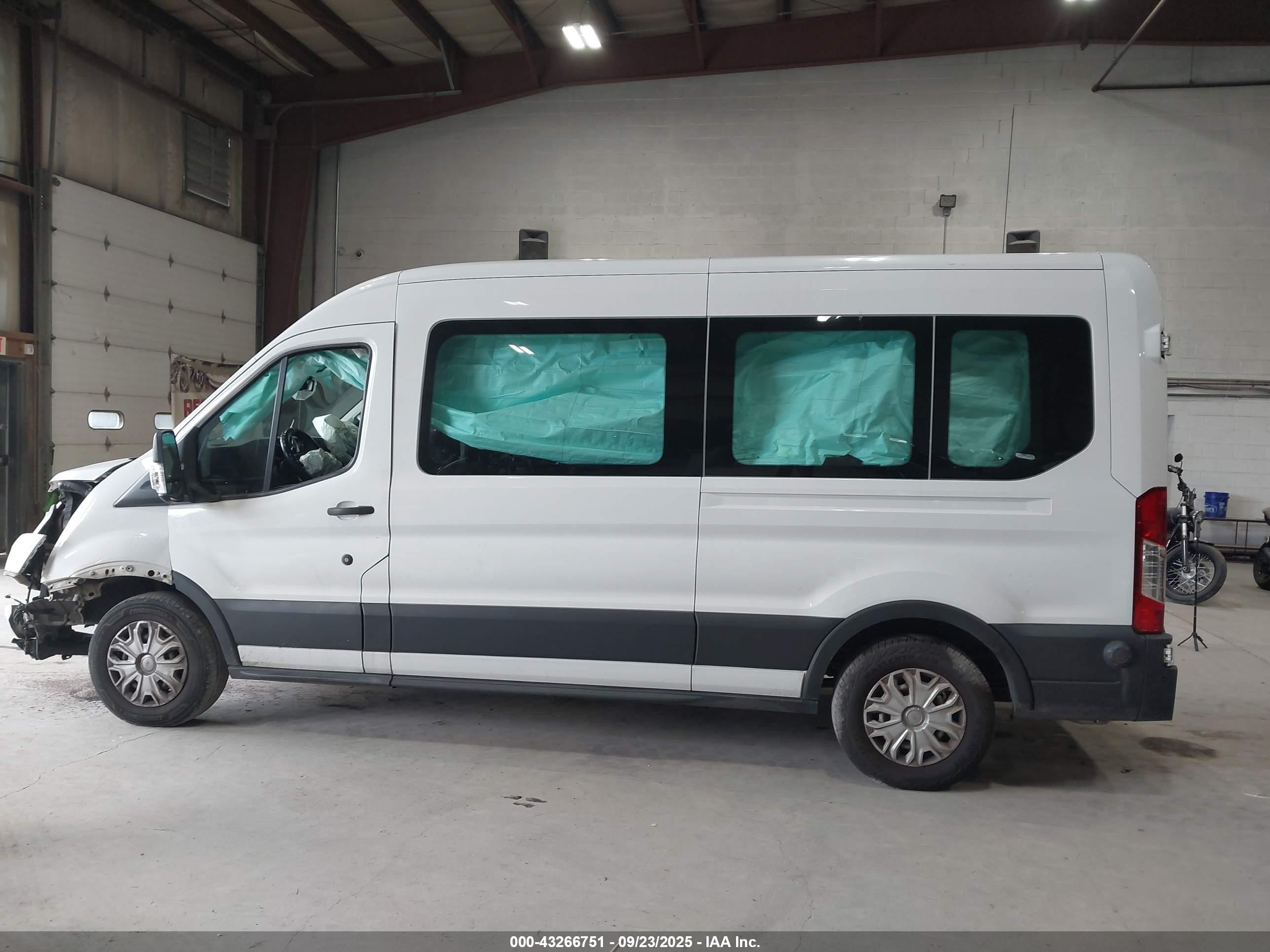 2020 Ford Transit-350 Passenger Van Xlt White vin: 1FBAX2C8XLKA24462