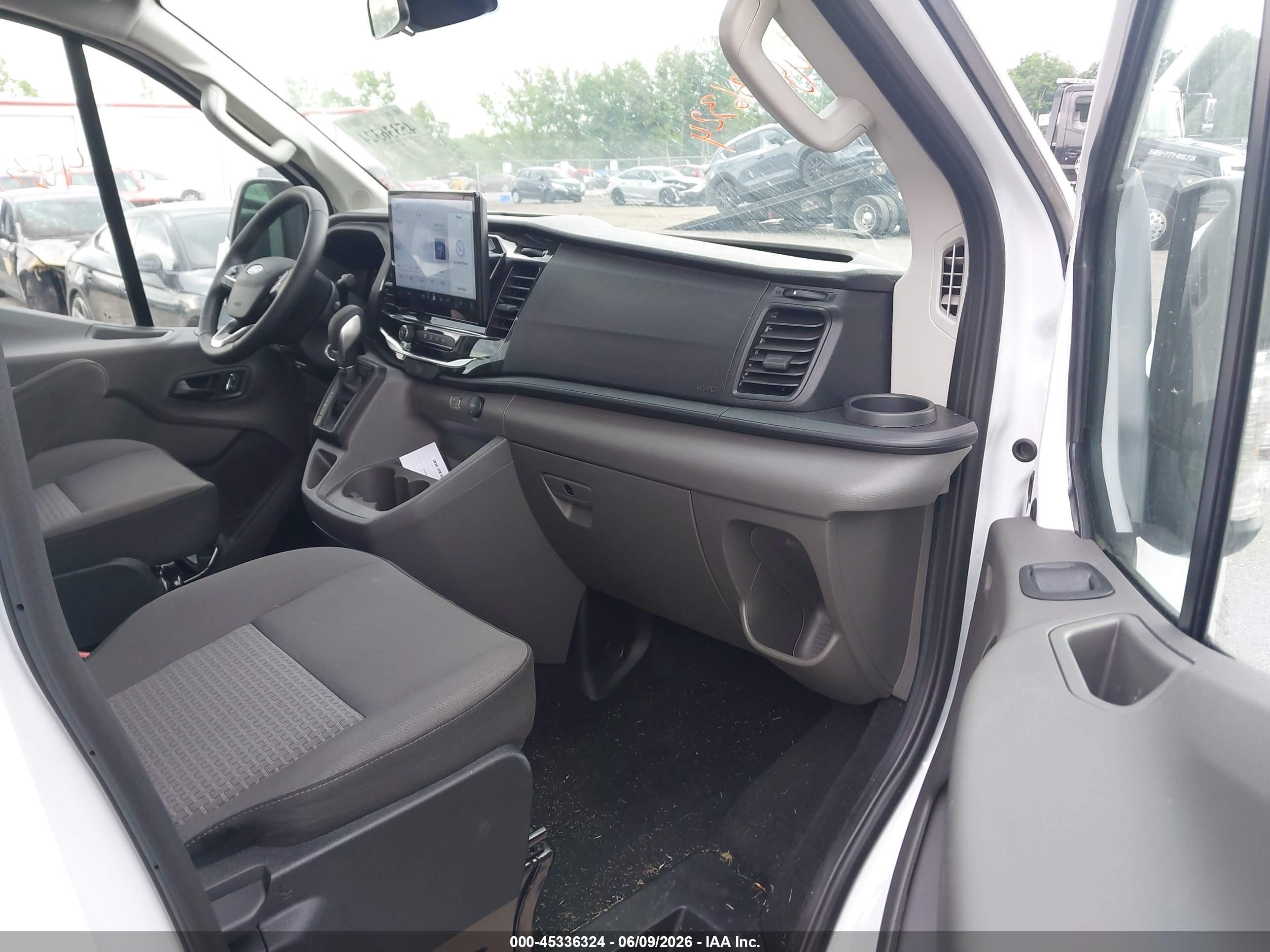 2026 Ford Transit-350 Passenger Van Xlt White vin: 1FBAX2Y89TKA73015