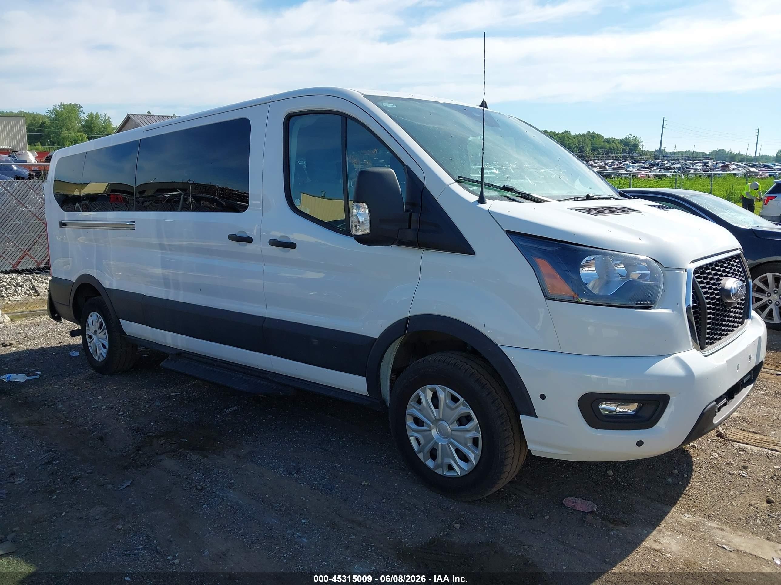 2025 Ford Transit-350 Passenger Van Xlt White vin: 1FBAX2YG1SKA27572