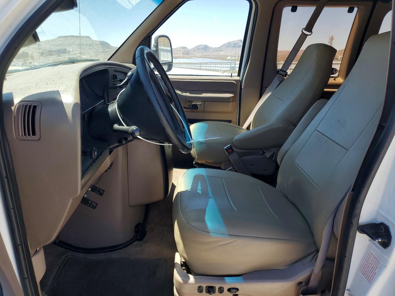 1993 Ford E-350 White vin: 1FBJS31G1PHB28422