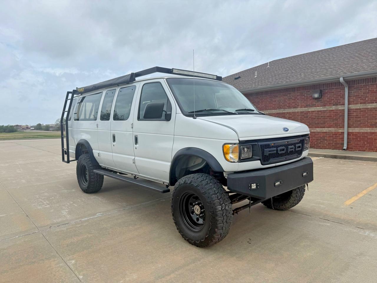 1994 Ford Econoline E350 Super Duty White vin: 1FBJS31H1RHB65675