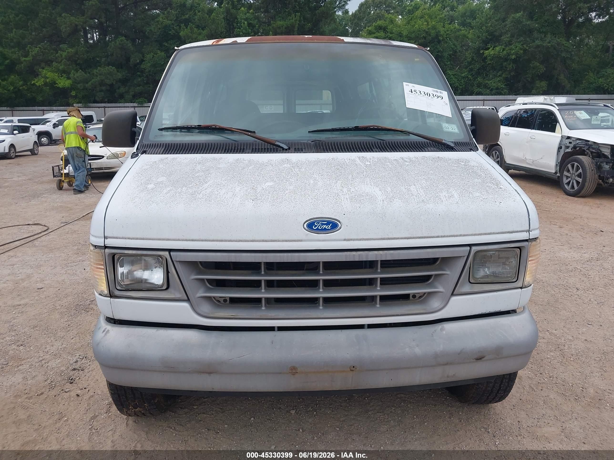 1996 Ford Econoline E350 Super Duty White vin: 1FBJS31H1THB13907