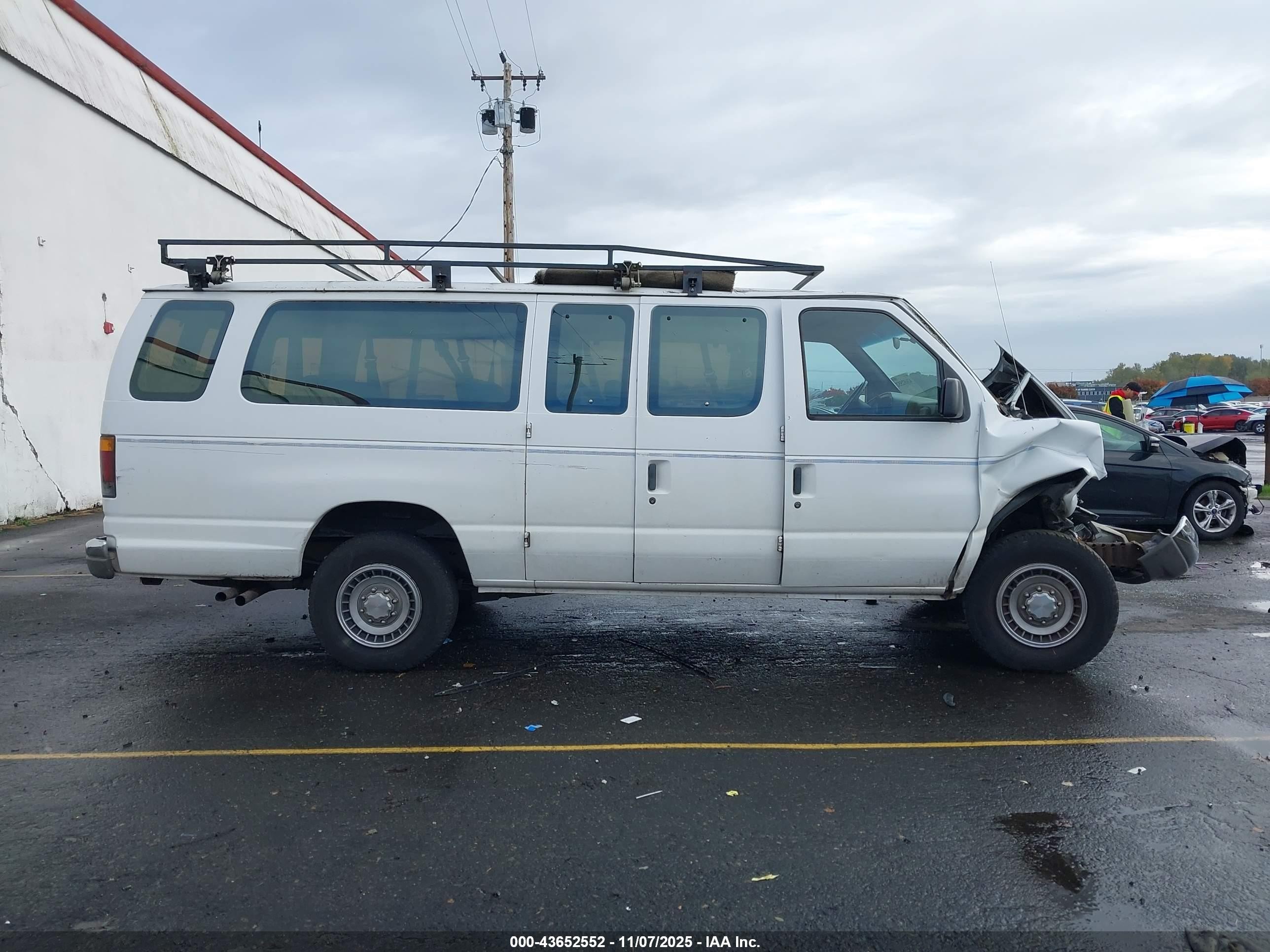 1994 Ford Econoline E350 Super Duty White vin: 1FBJS31H5RHB42979