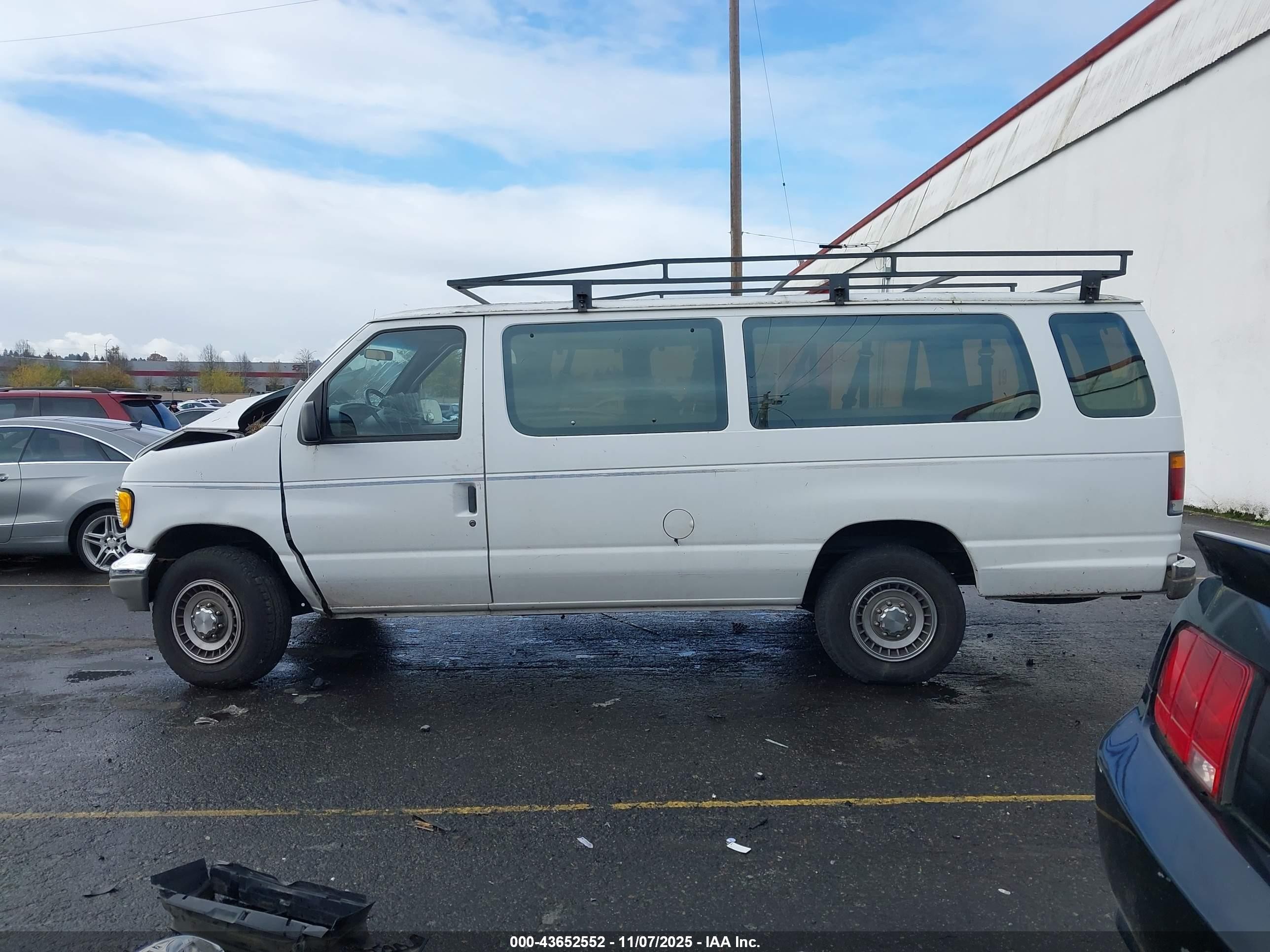 1994 Ford Econoline E350 Super Duty White vin: 1FBJS31H5RHB42979
