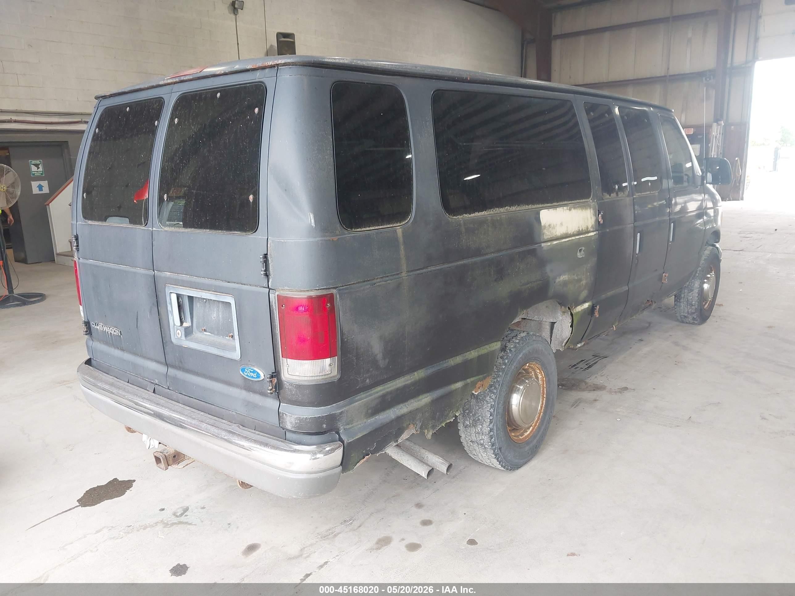 1996 Ford Econoline E350 Super Duty Black vin: 1FBJS31H5THB22688