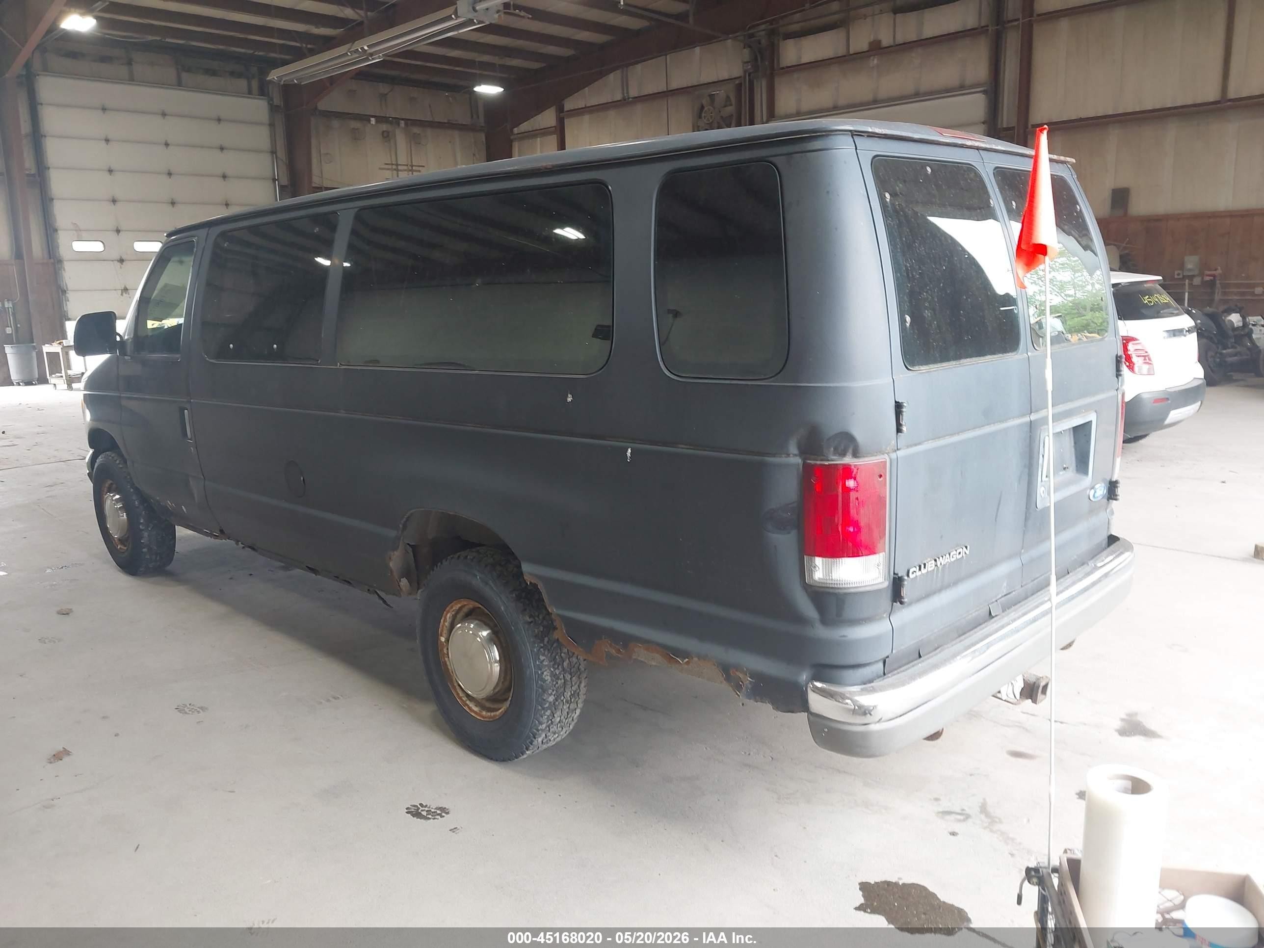 1996 Ford Econoline E350 Super Duty Black vin: 1FBJS31H5THB22688