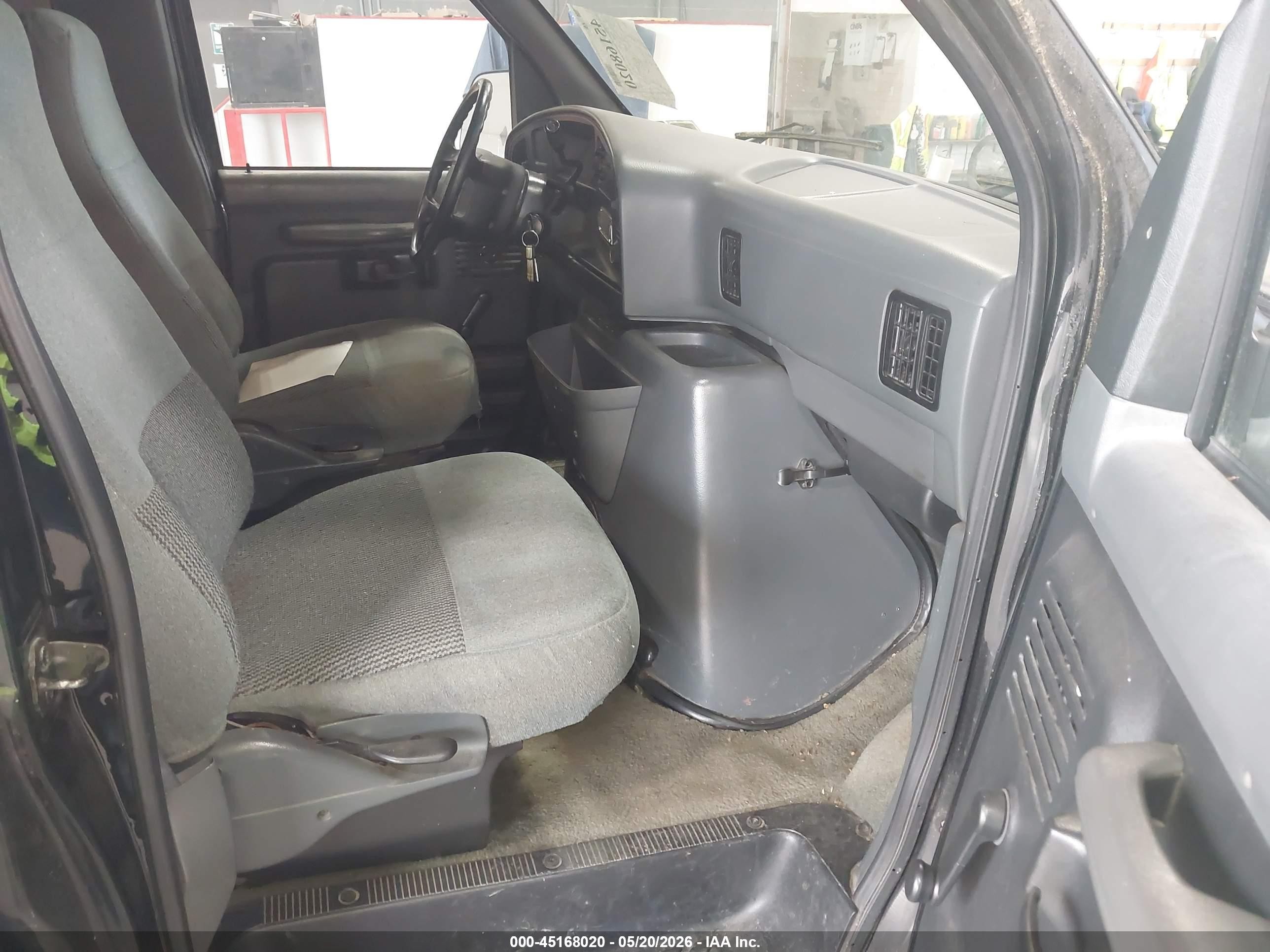 1996 Ford Econoline E350 Super Duty Black vin: 1FBJS31H5THB22688