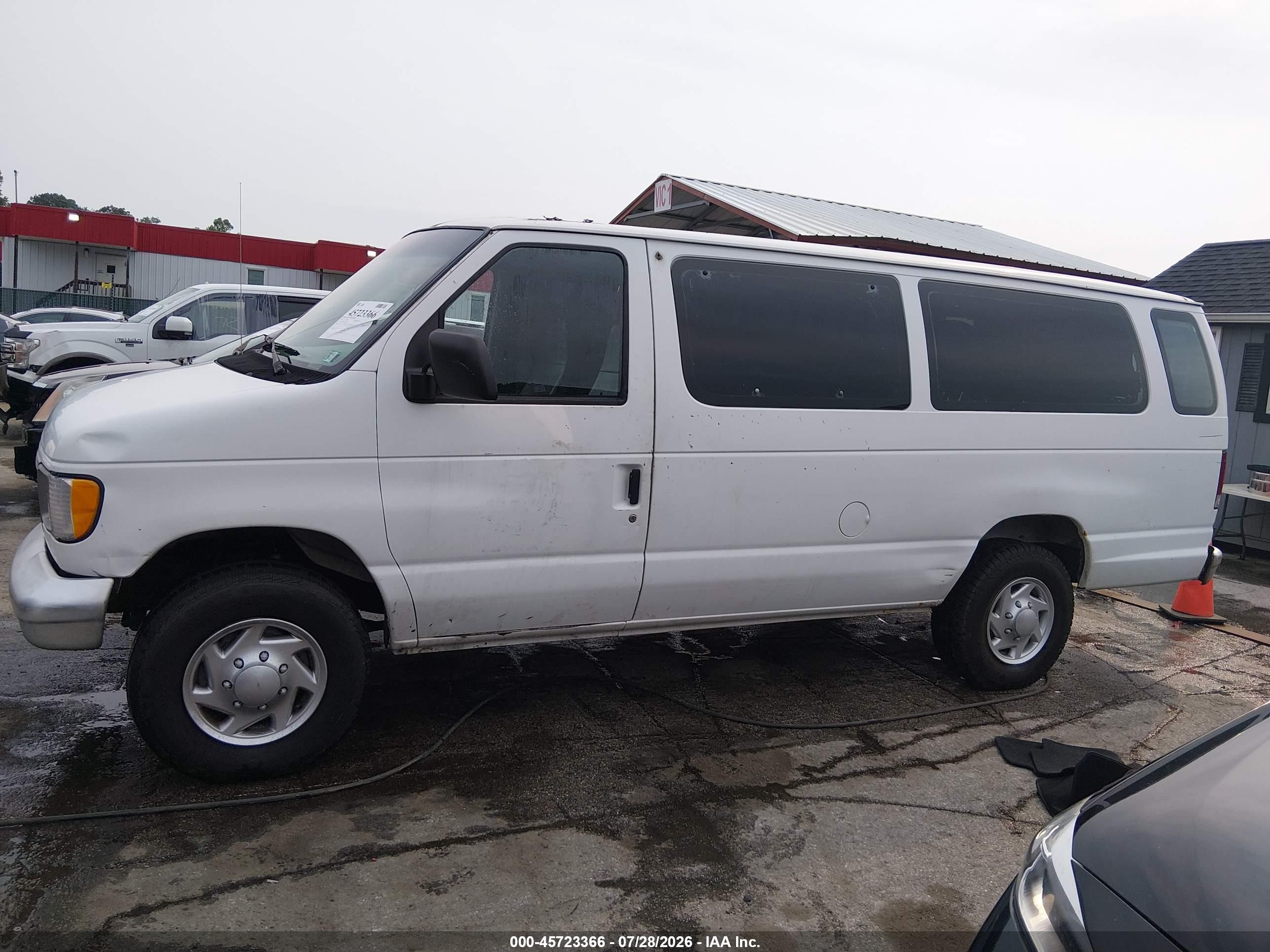 1996 Ford Econoline E350 Super Duty White vin: 1FBJS31H7THA97468