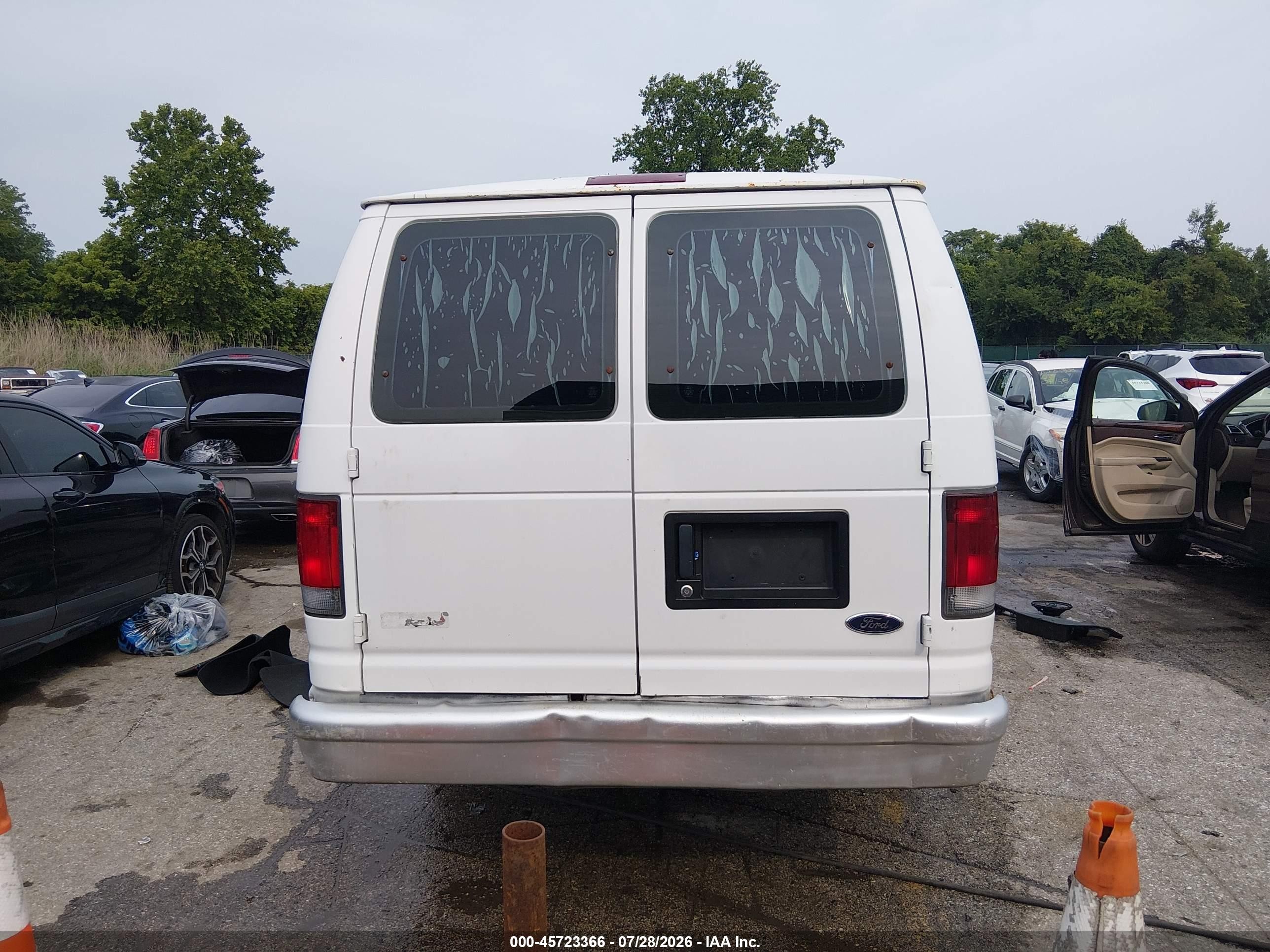 1996 Ford Econoline E350 Super Duty White vin: 1FBJS31H7THA97468