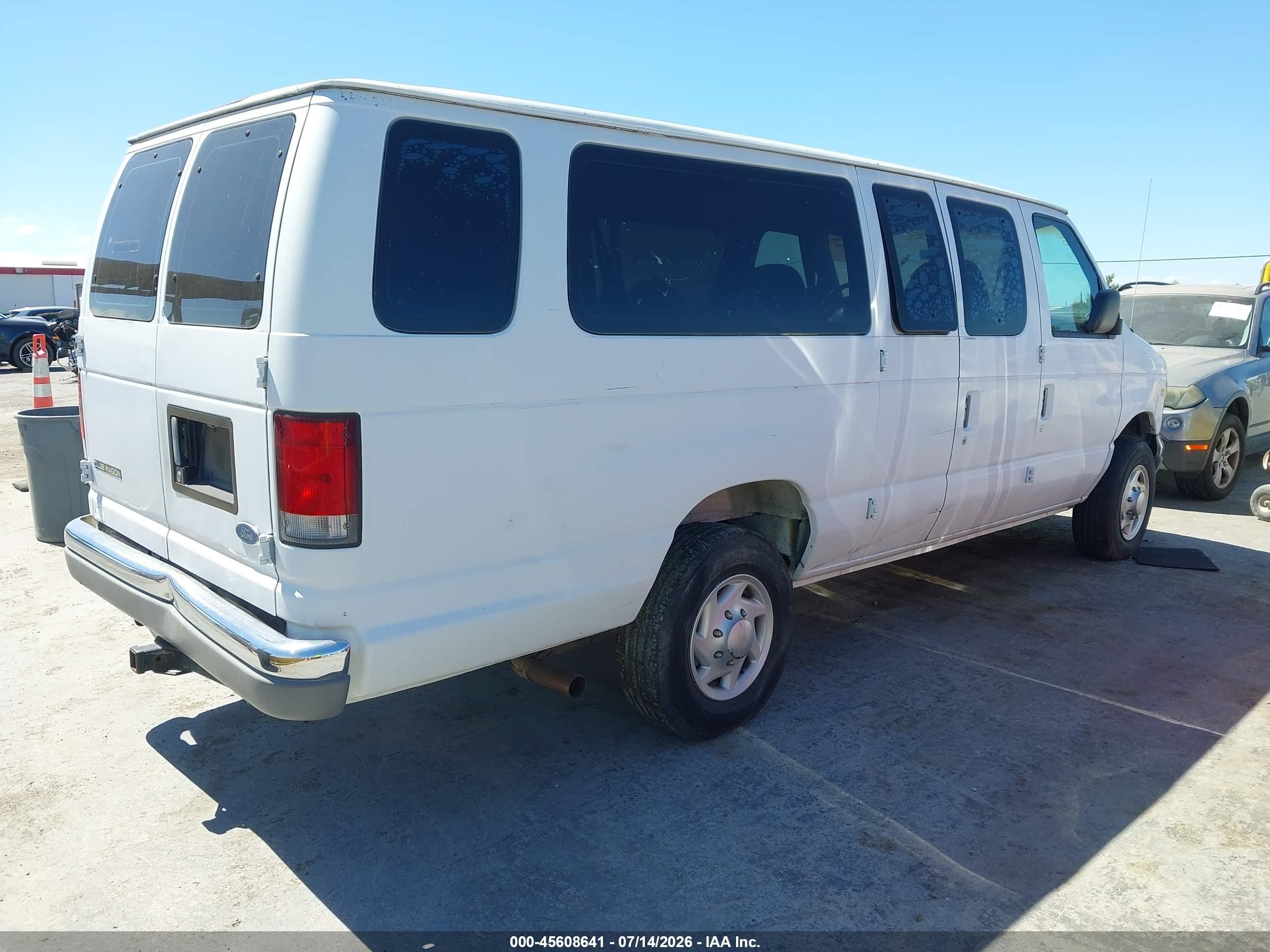 1997 Ford Club Wagon Xl/xlt White vin: 1FBJS31L0VHB81333