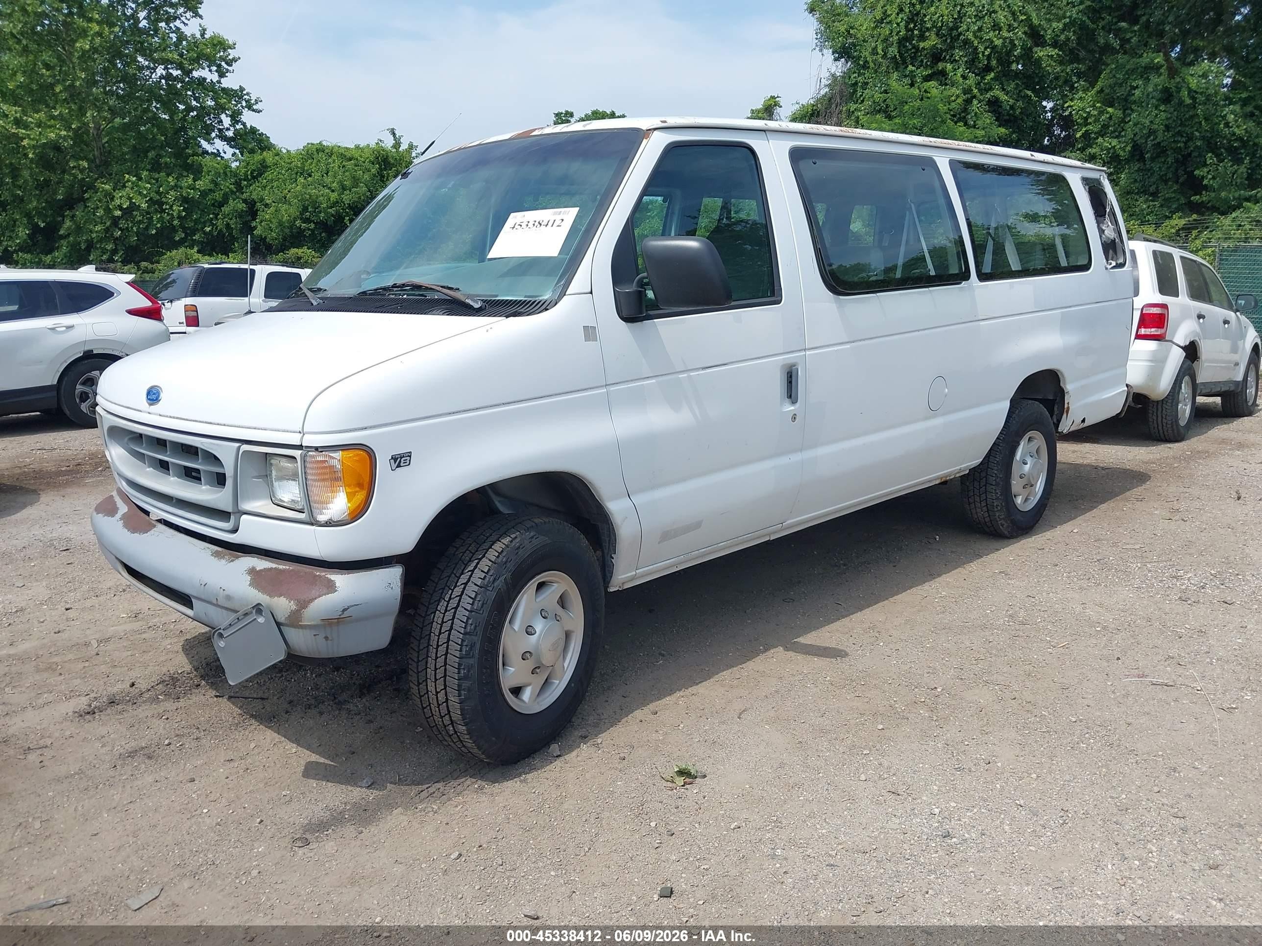 1997 Ford Club Wagon Xl/xlt White vin: 1FBJS31L5VHA48275